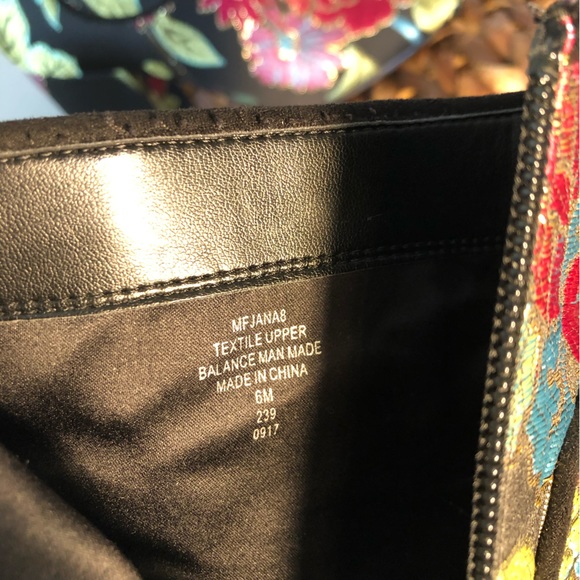 Marc Fisher | Floral Embroidered 'Jana' Ankle Bootie | Size 6 - Picture 9 of 13